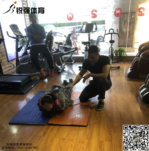 指導同事頸椎保養.jpg 指導同事頸椎保養.jpg