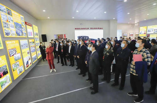 參加會(huì )講.jpg 參加會(huì )講.jpg