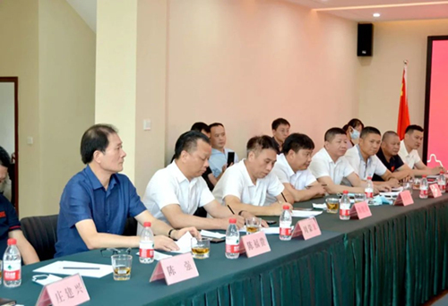 與會(huì )人員.jpg 與會(huì )人員.jpg